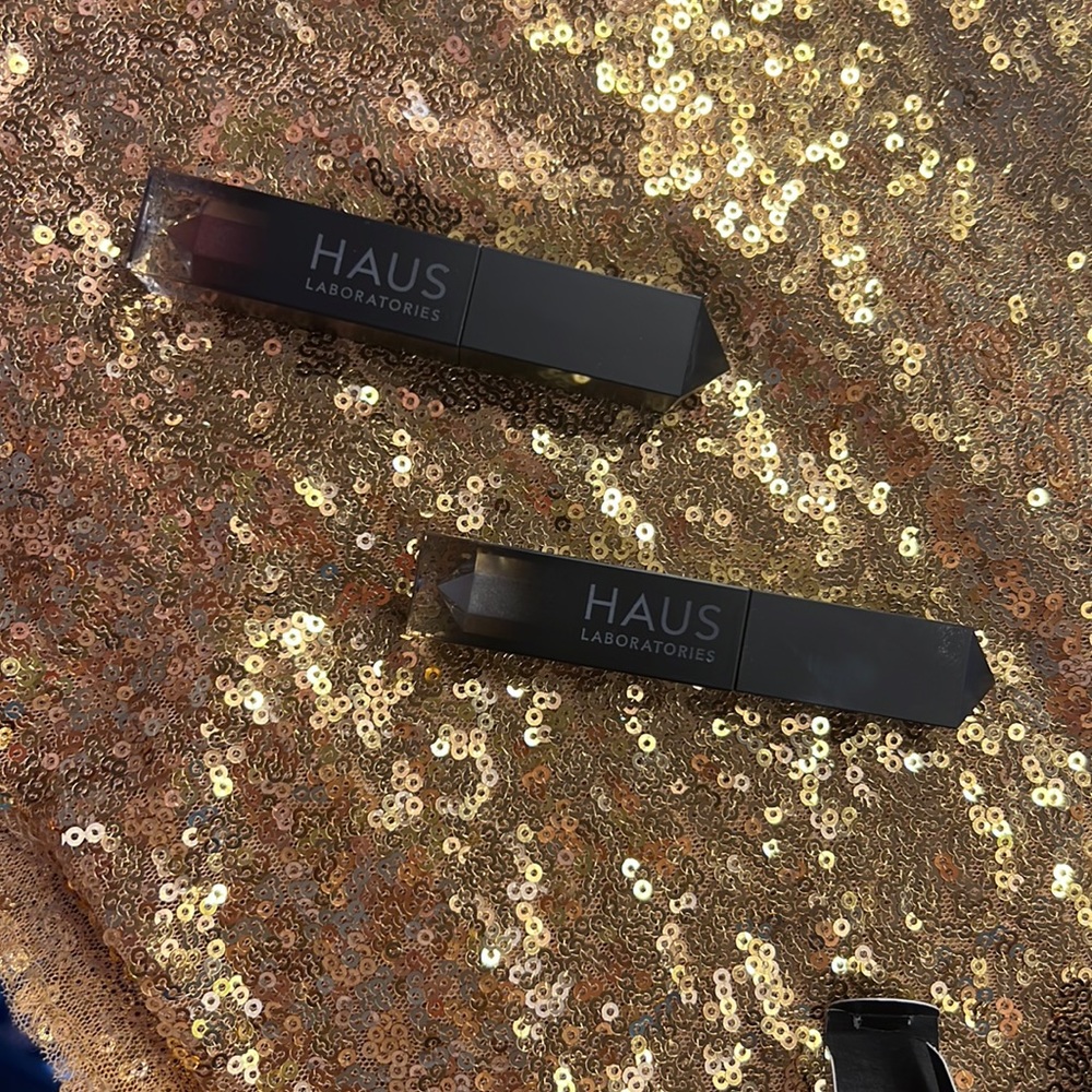 🔥Host Pick 🔥Makeup- highlighter- price is for 1